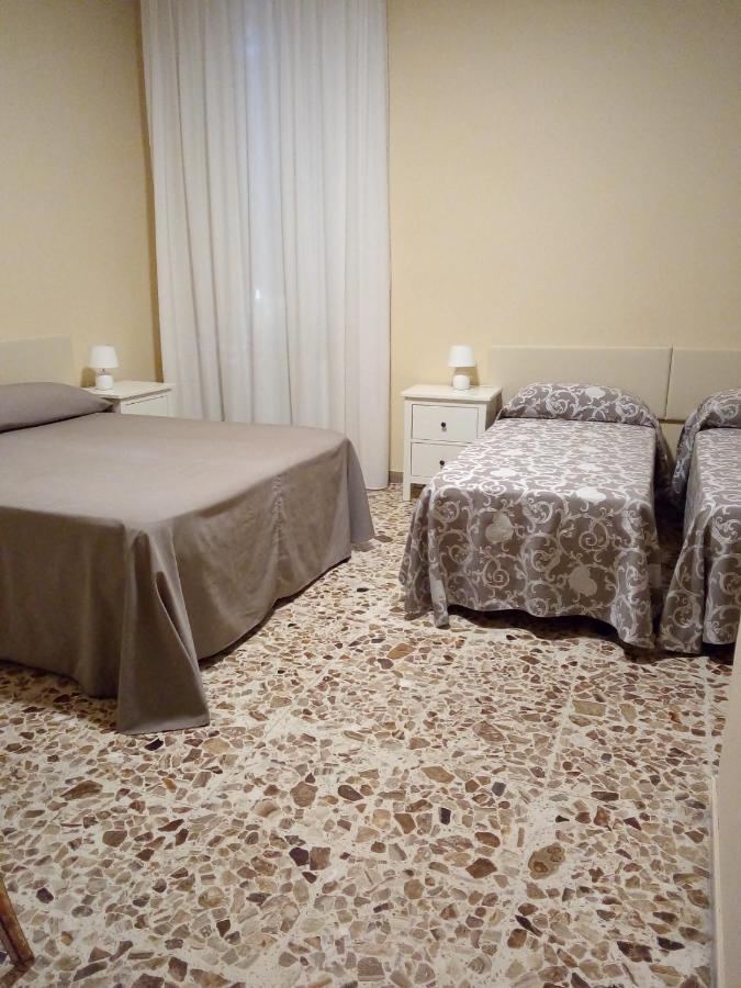Hotel Stipino ルッカ エクステリア 写真