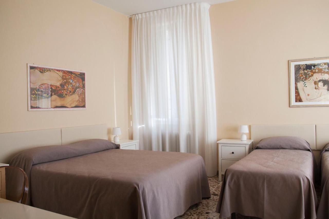Hotel Stipino ルッカ エクステリア 写真