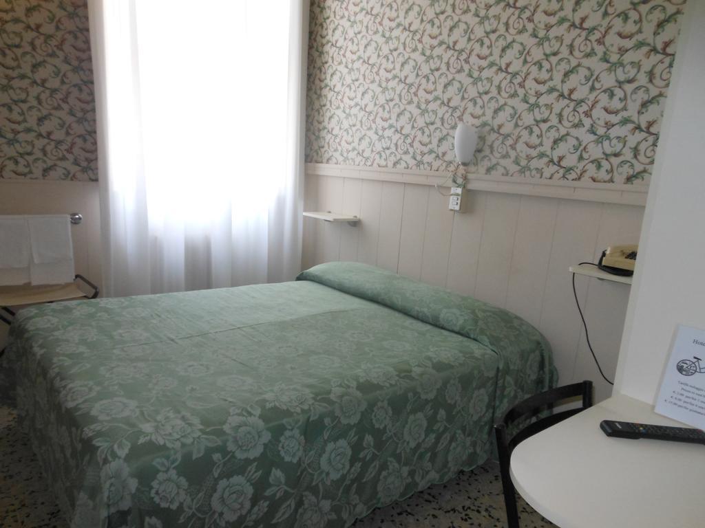 Hotel Stipino ルッカ 部屋 写真