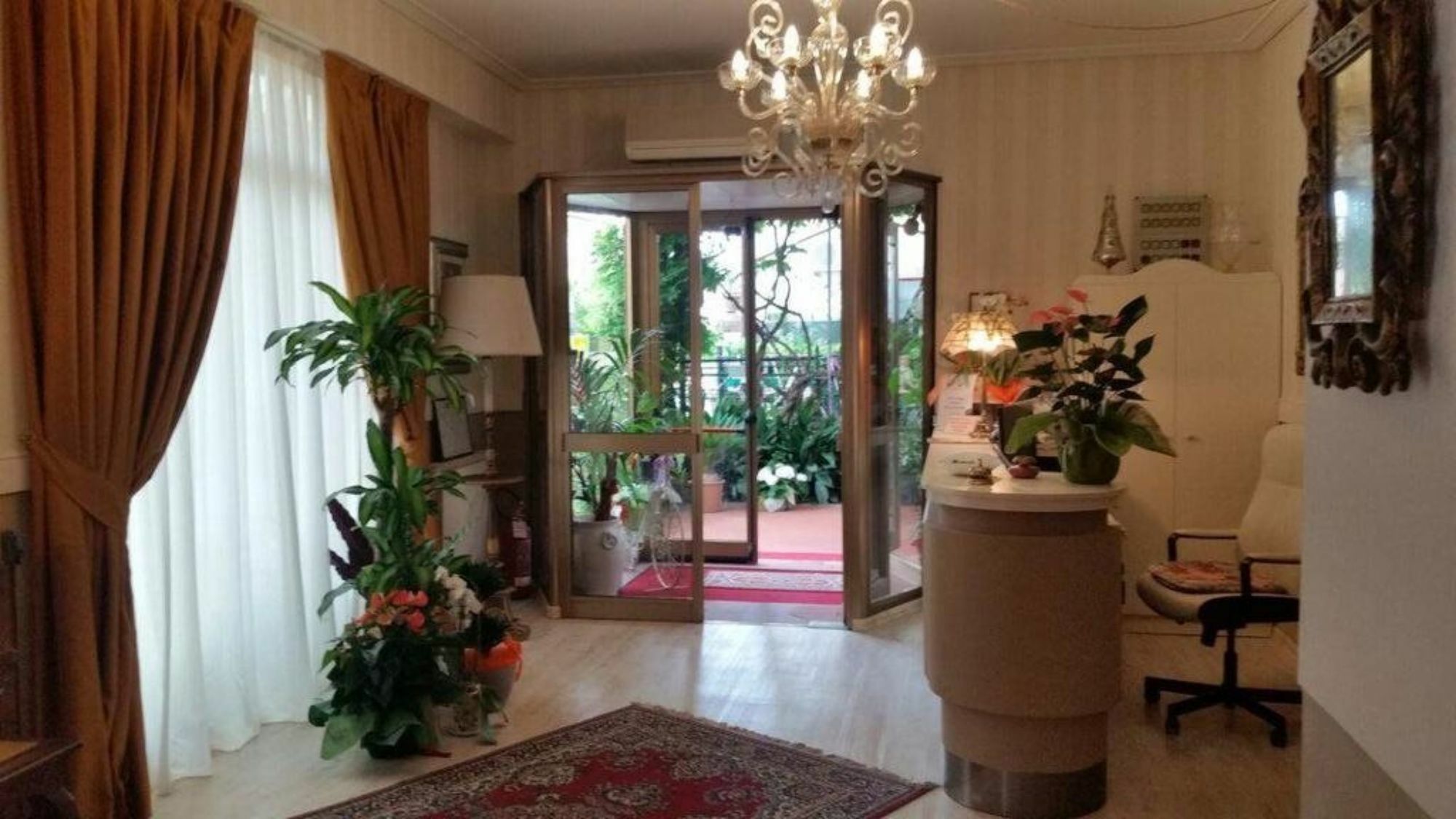 Hotel Stipino ルッカ エクステリア 写真